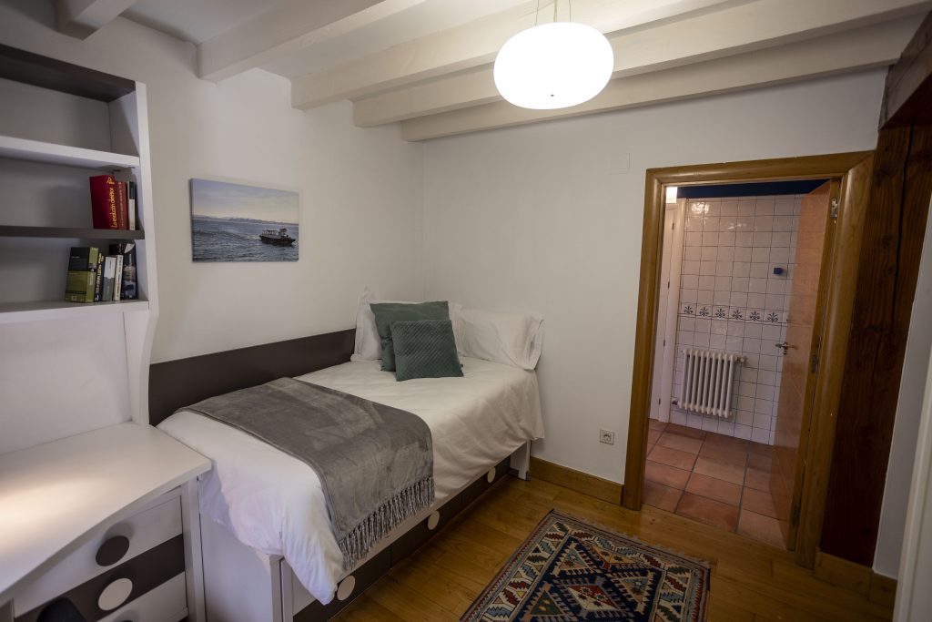 Casa con piscina cubierta en Pontejos, cerca de Santander - foto 17