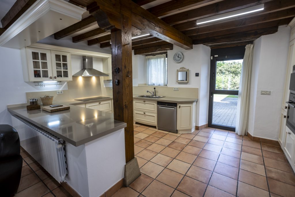 Casa con piscina cubierta en Pontejos, cerca de Santander - foto 34